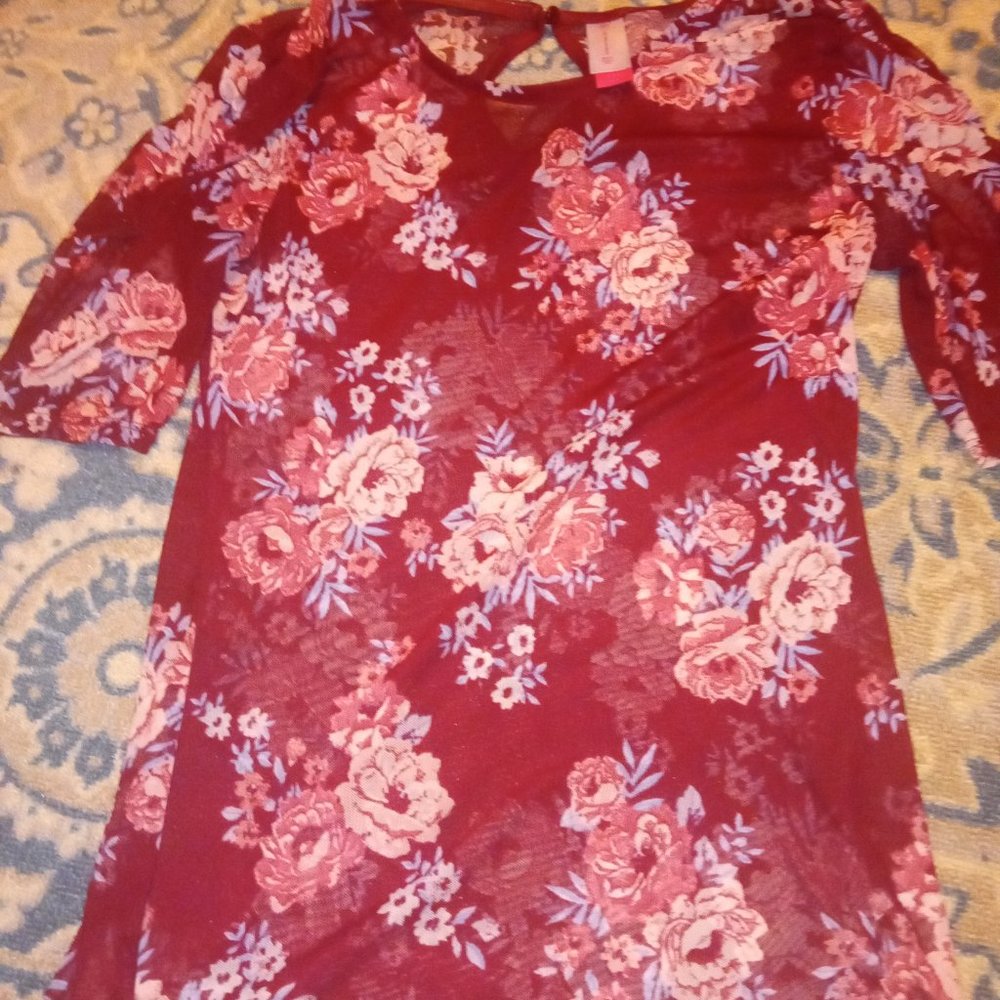 Shirt with flowers short sleeves